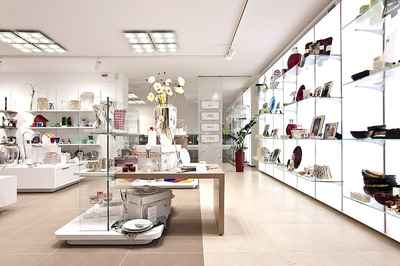 REDESIGN Progettiamo e realizziamo il tuo negozio | Retail design