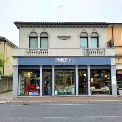 Favarettouno Selezione D'Interni Srl