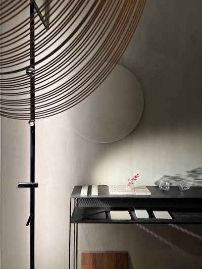 Interiormente